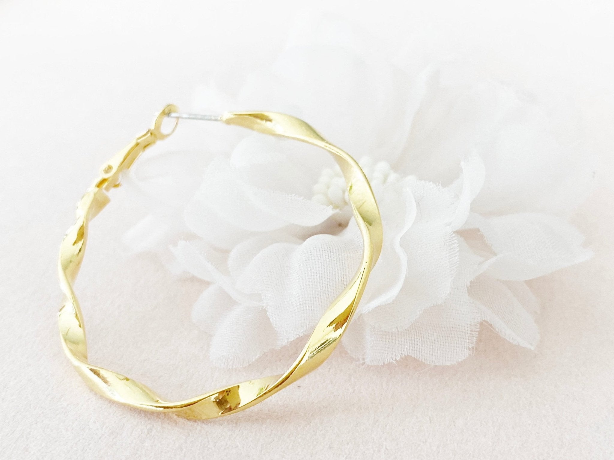 gedrehte Creolen gold von ALICIA'S DIARY