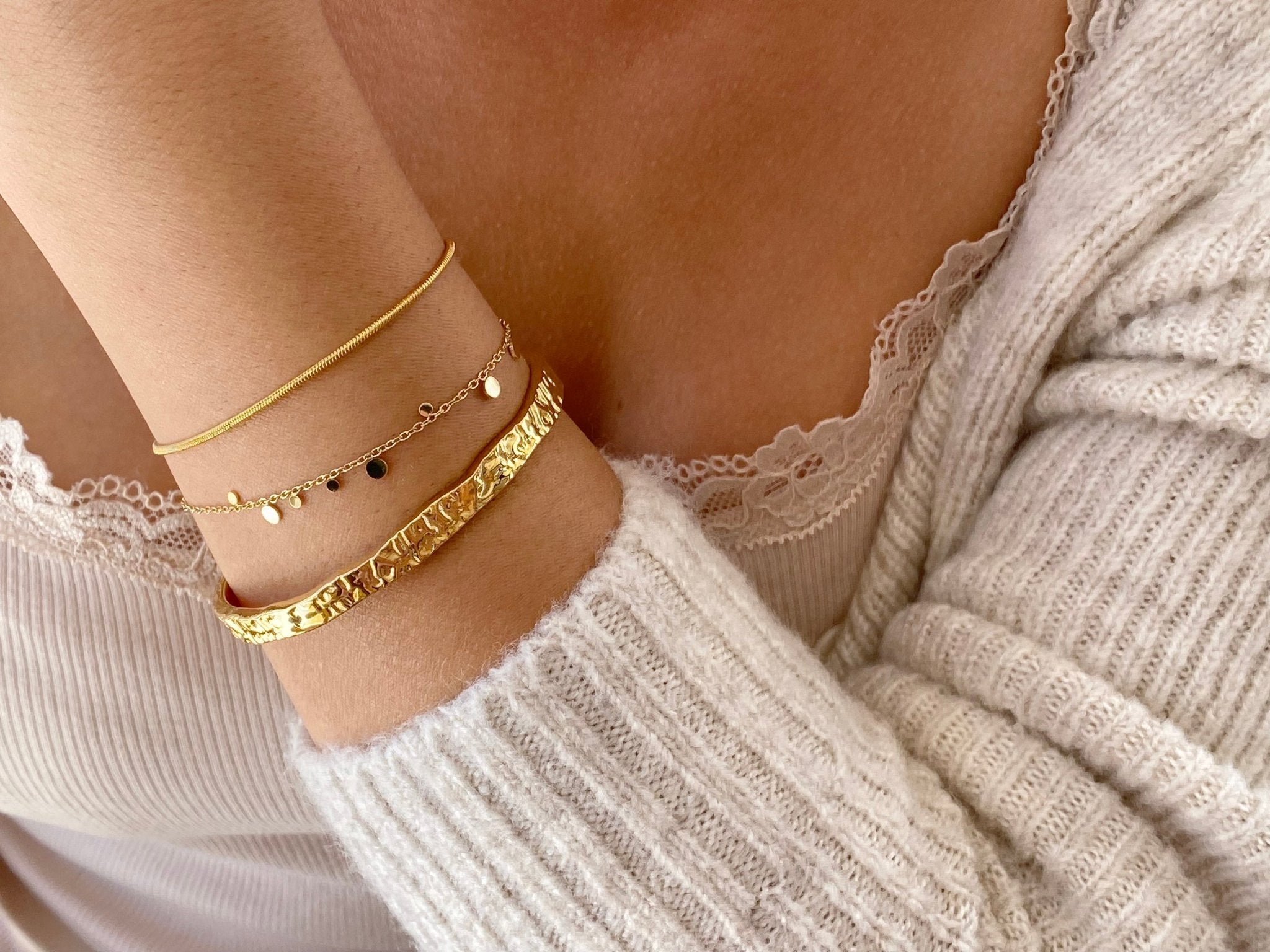 So machst du es richtig: Armband Stacking von ALICIA'S DIARY