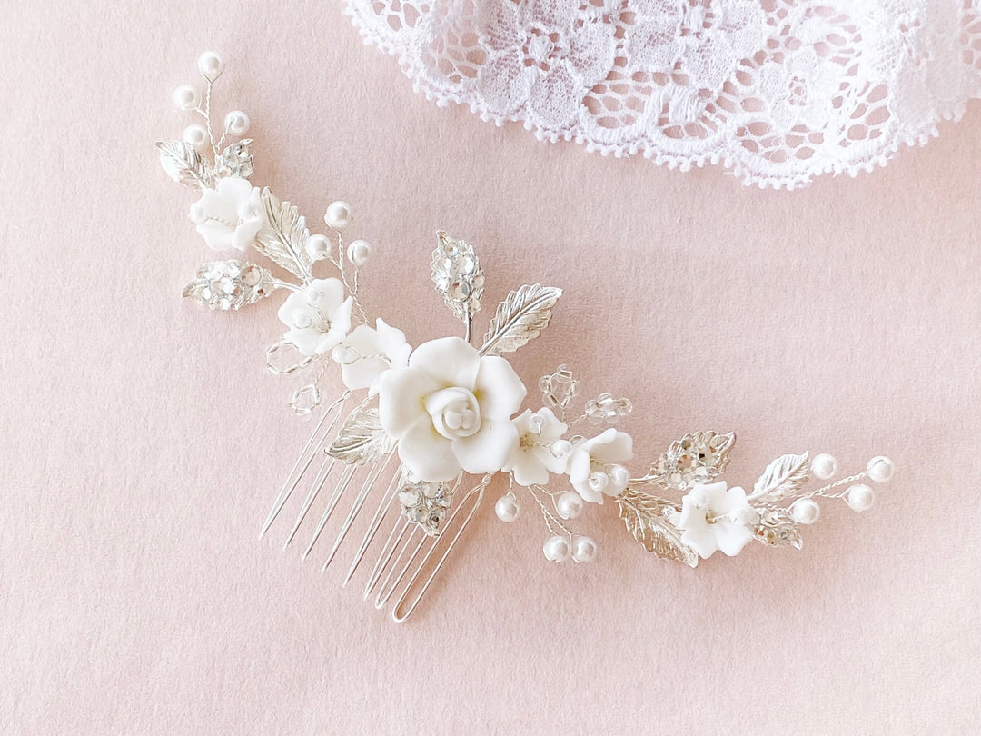 Silberner Brautkamm mit Rose und weißen Blumen | ROSALIE - ALICIA'S DIARY®
