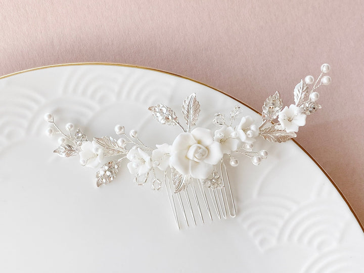 Silberner Brautkamm mit Rose und weißen Blumen | ROSALIE - ALICIA'S DIARY®