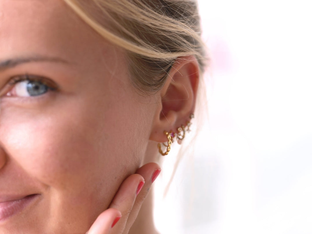 Goldene offene Creolen im Reiskorn-Perlen Look-ALICIA'S DIARY®