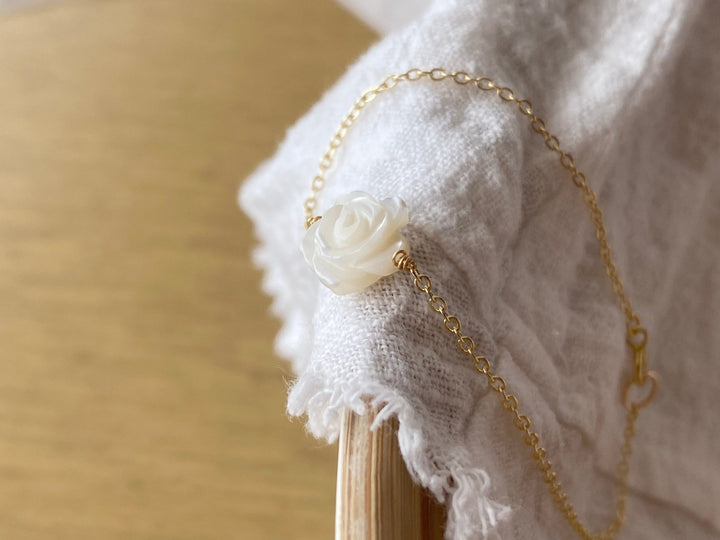 Armband mit Perlmutt Rose | MIRELLA - ALICIA'S DIARY®