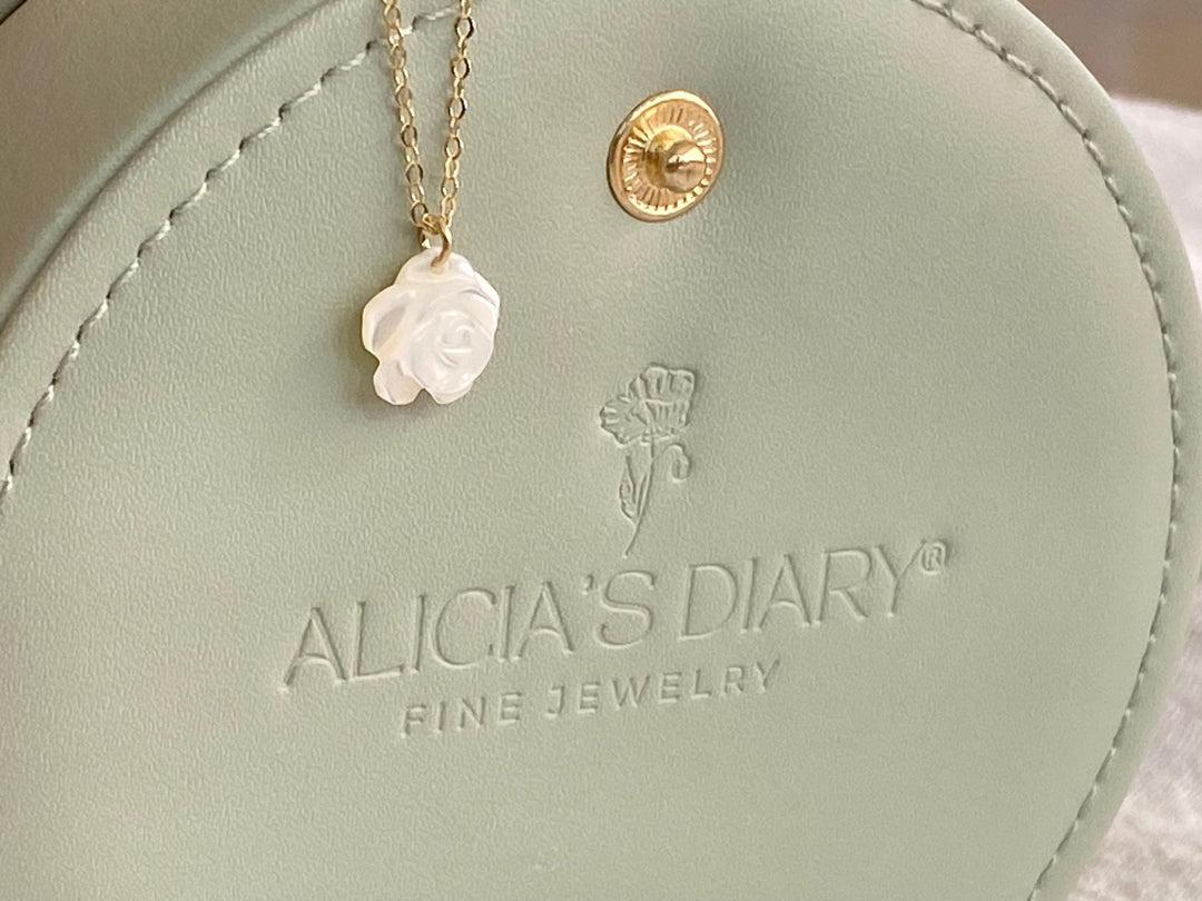 Goldfill Halskette mit Perlmutt Rose | MIRELLA - ALICIA'S DIARY®