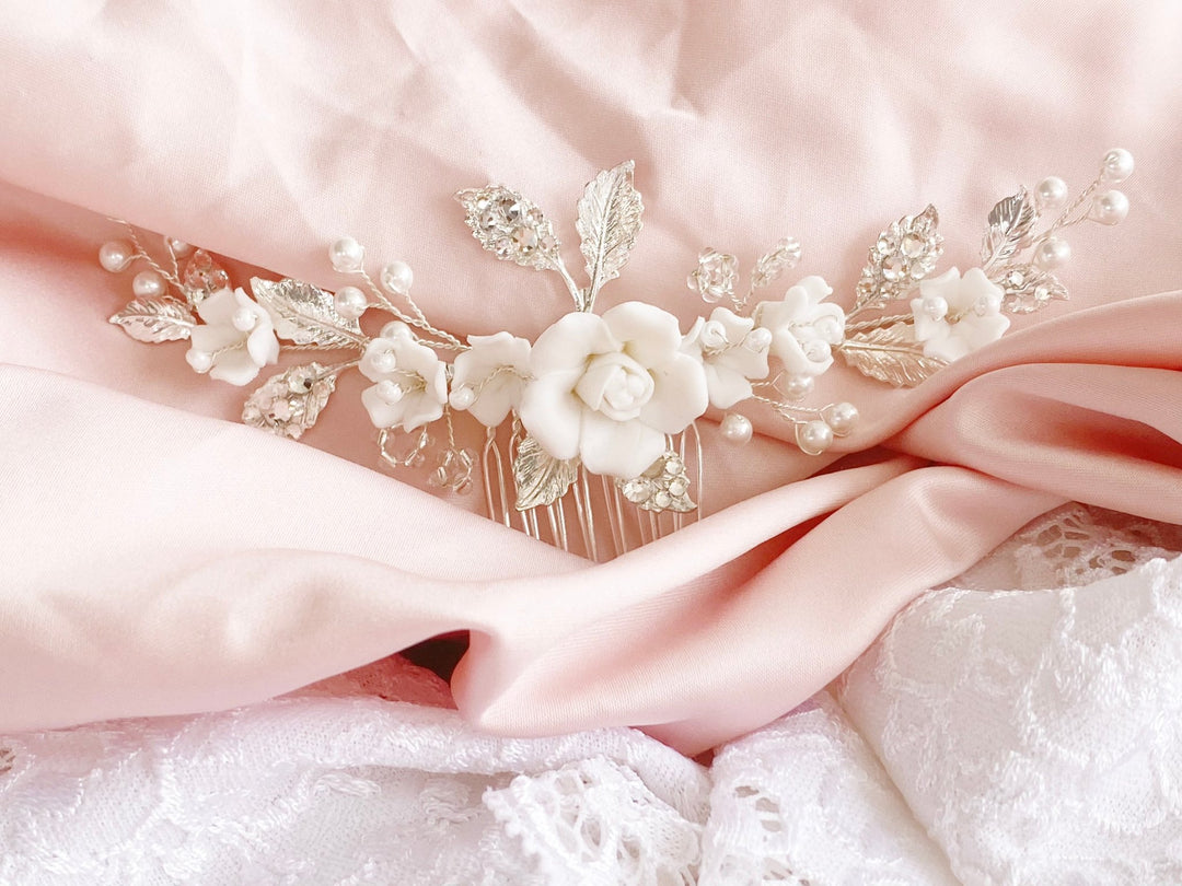 Silberner Brautkamm mit Rose und weißen Blumen | ROSALIE - ALICIA'S DIARY®