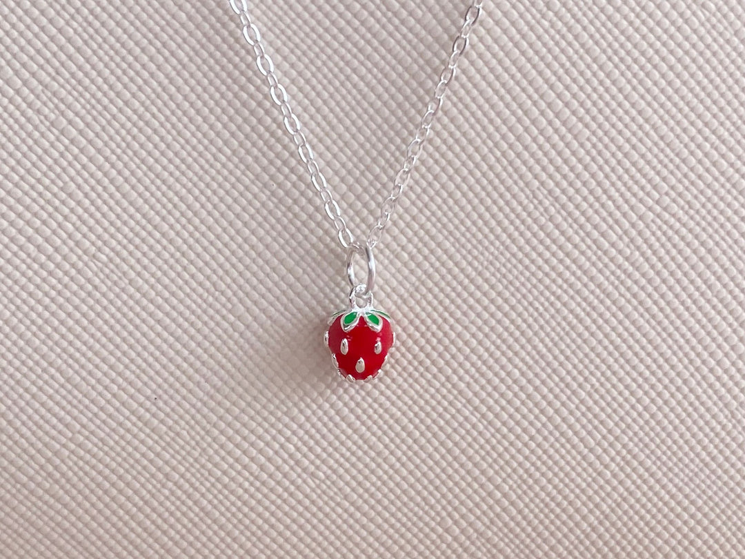 Silberkette mit kleinem Erdbeer Anhänger - ALICIA'S DIARY®