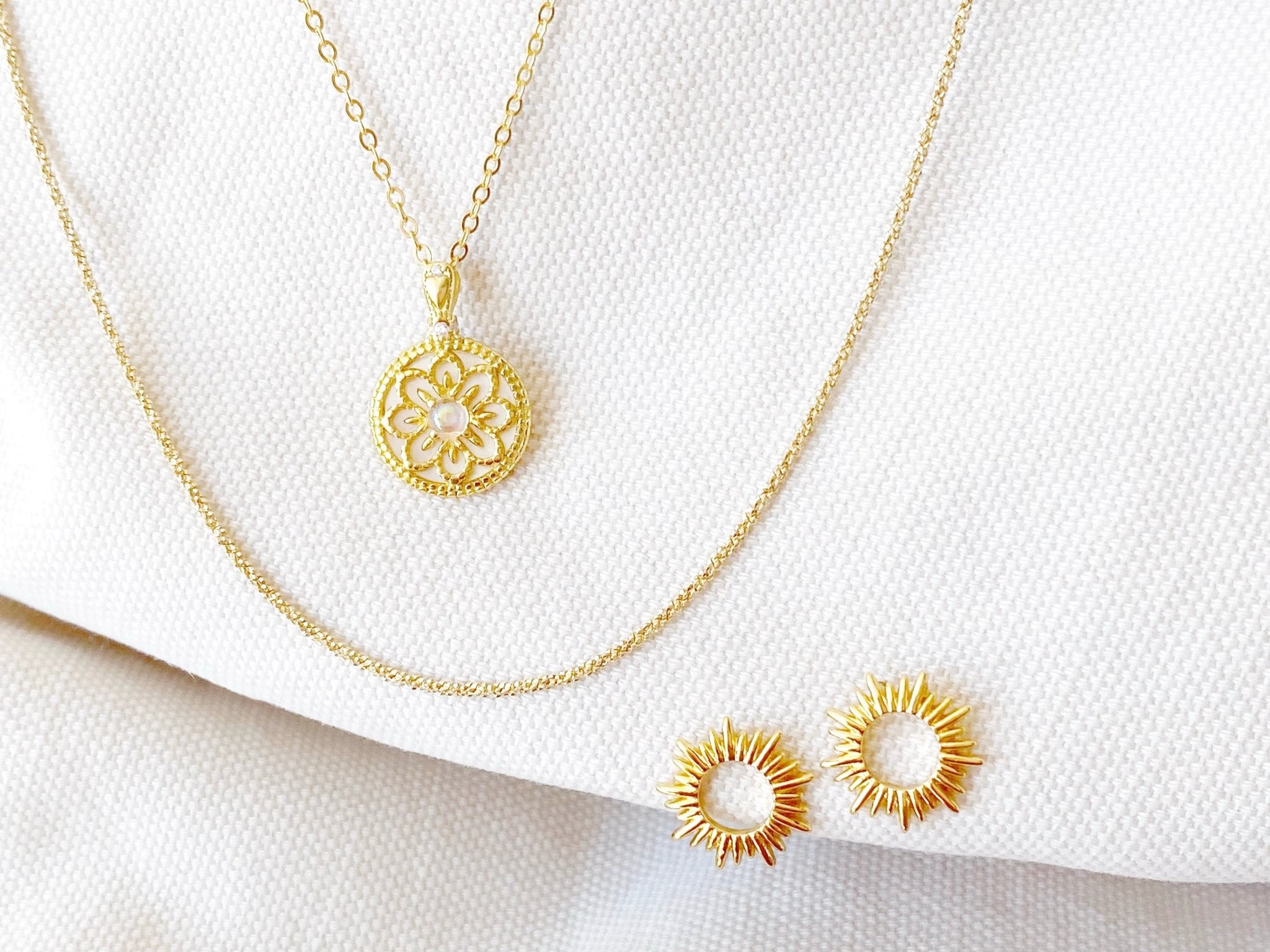 Diamond snake gold chain - diamond cut - thin, filigree, delicate, narrow, dainty - golden necklace