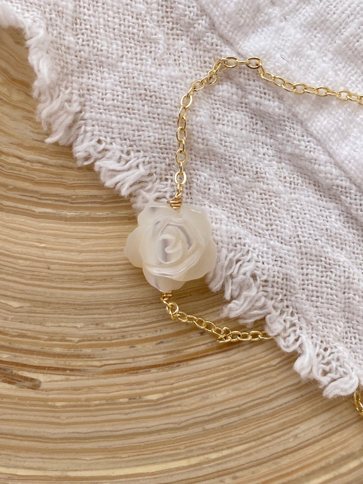 Armband mit Perlmutt Rose | MIRELLA - ALICIA'S DIARY®