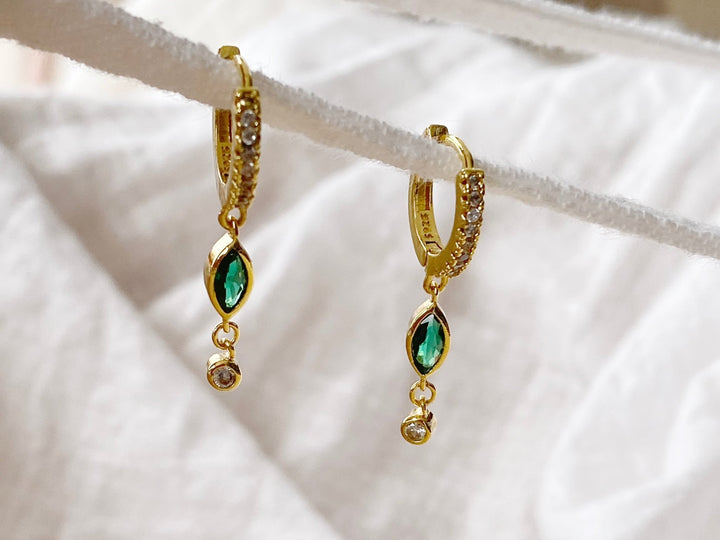 Crystal Huggies mit grünem Anhänger - ALICIA'S DIARY®