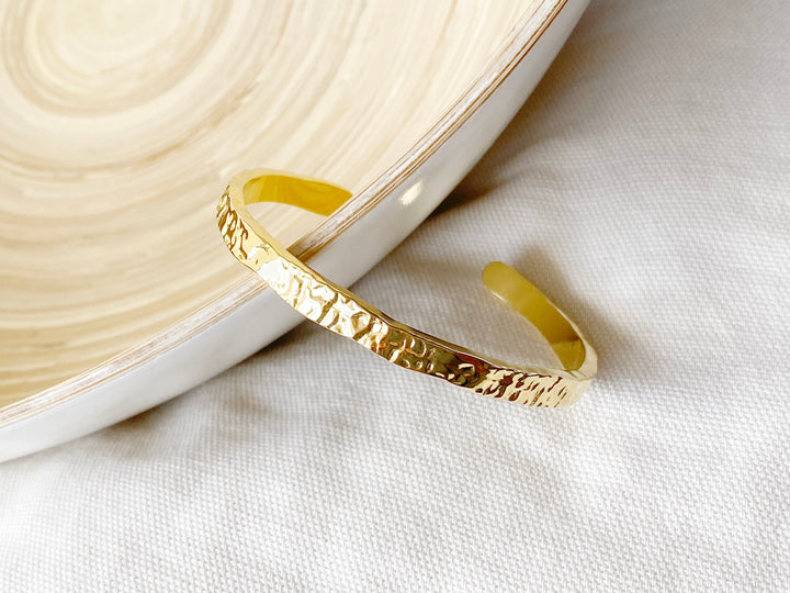 Hammered bangle, waterproof