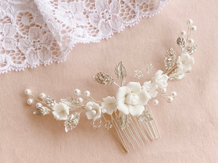 Silberner Brautkamm mit Rose und weißen Blumen | ROSALIE - ALICIA'S DIARY®