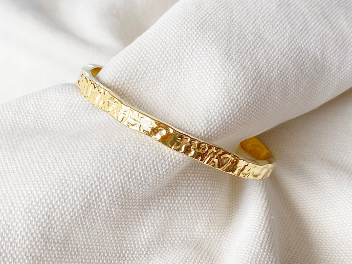 Hammered bangle, waterproof