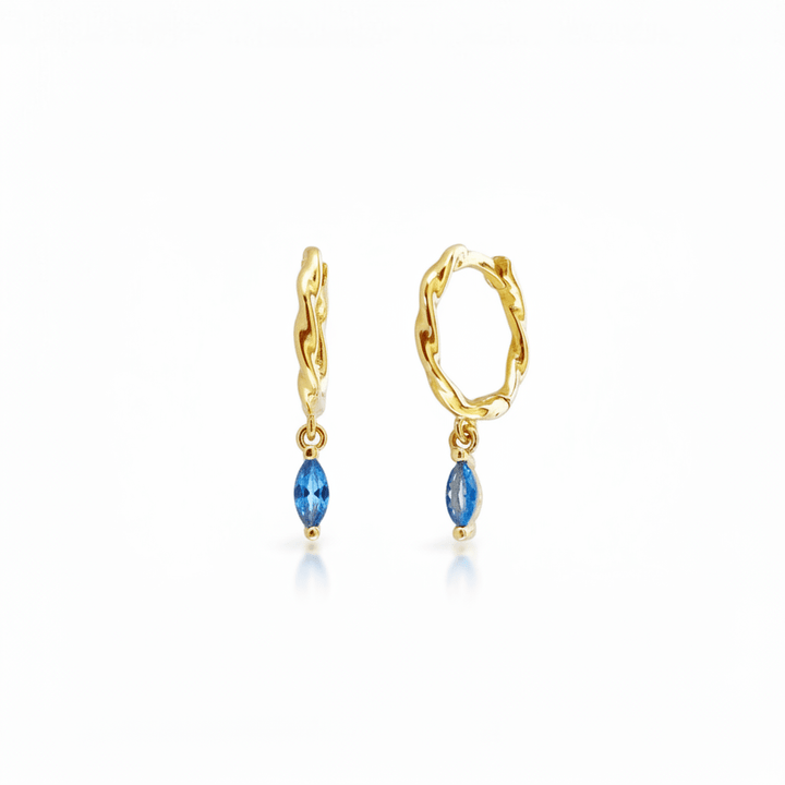 Mini Creolen 8mm, mini Creolen aus Gold mit Stein, Gold twisted mini Hoops mit Anhänger, Charm Ohrringe von Alicia&