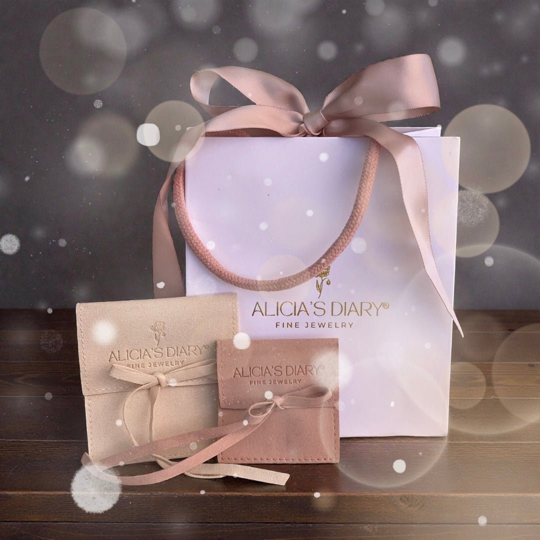 Set mit Geschenktasche und Schmuckverpackungen von ALICIA'S DIARY