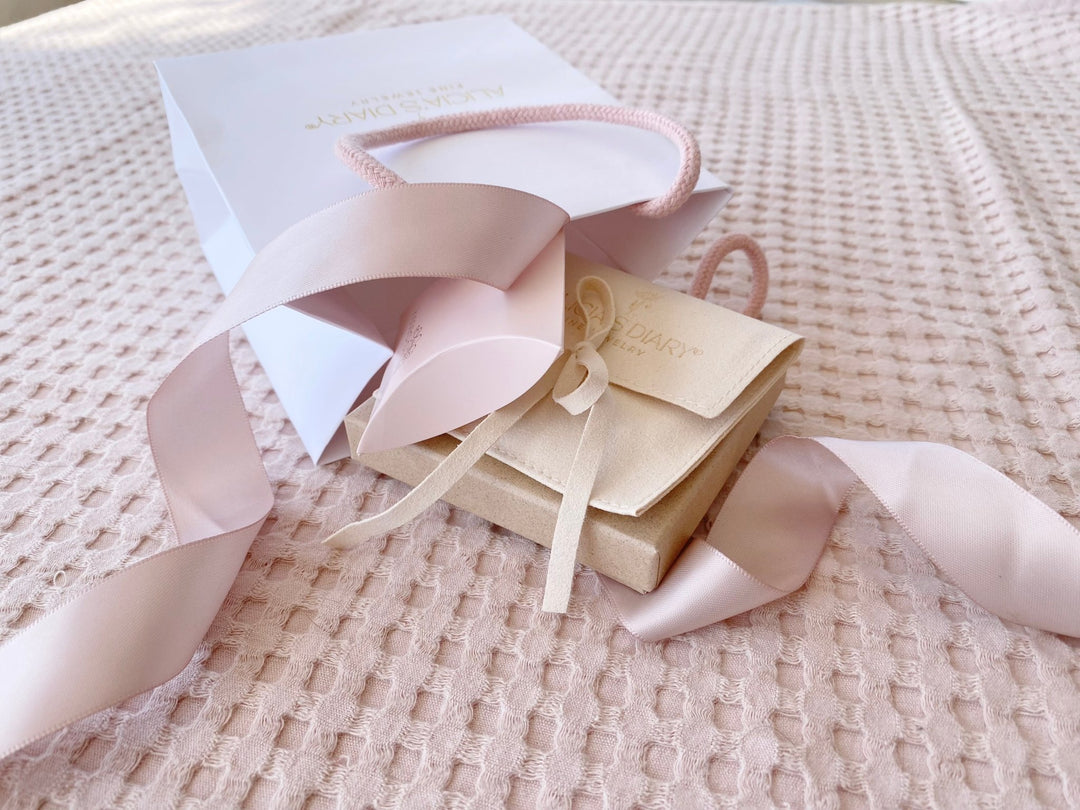 Liebevolle Schmuckgeschenk Verpackung, Geschenktasche  von ALICIA'S DIARY