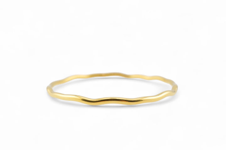 Minimalistischer Armreifen aus vergoldetem Edelstahl von Alicia's Diary
