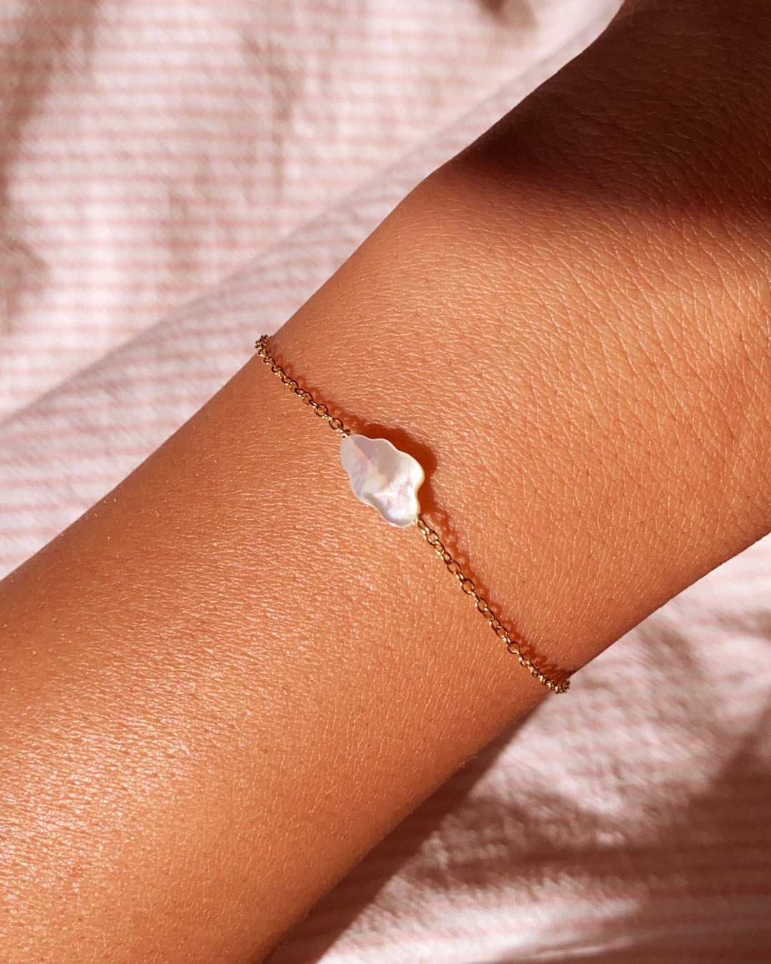 Live-Check: So schimmert echtes Perlmutt im Sonnenlicht - Schmuck von ALICIA'S DIARY