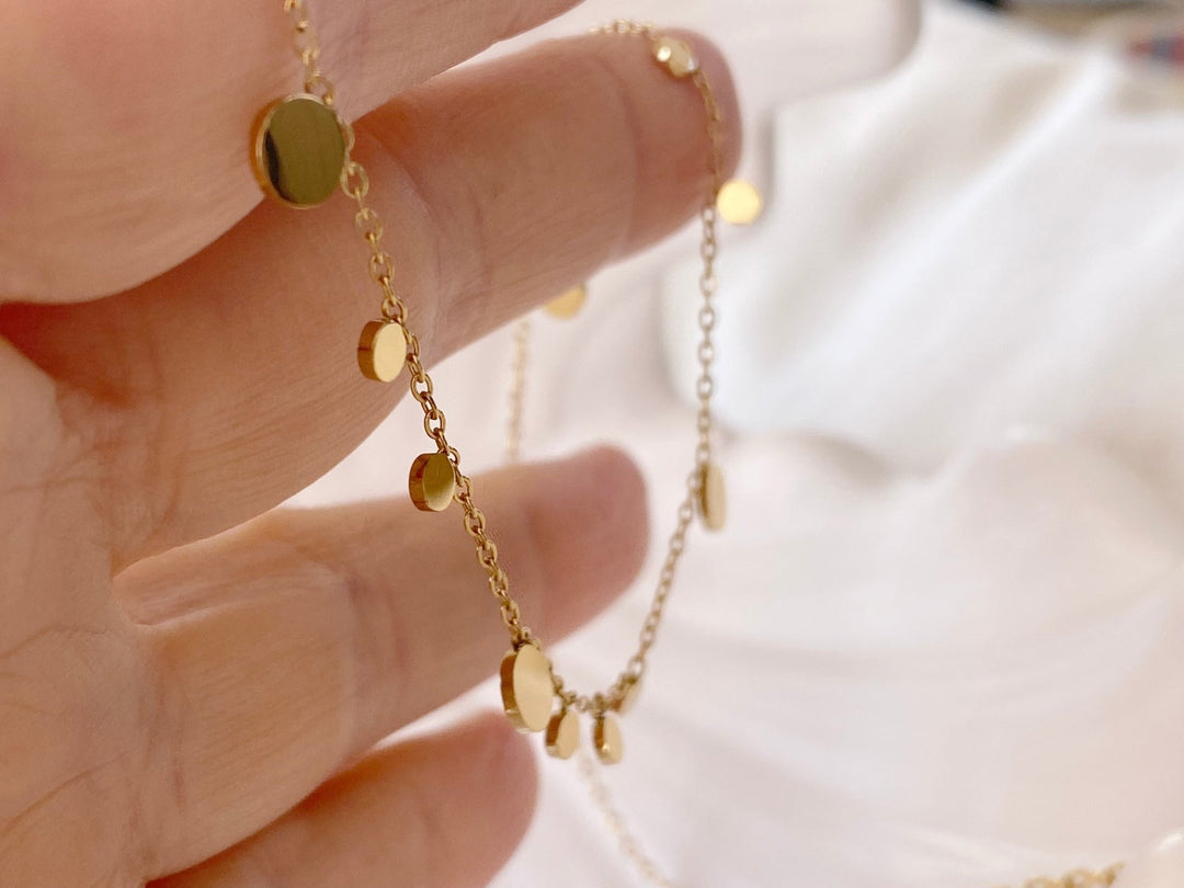 farbechte goldene Halskette aus Edelstahl von ALICIA'S DIARY