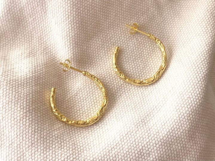 Rough Hammered Creolen - ALICIA'S DIARY®