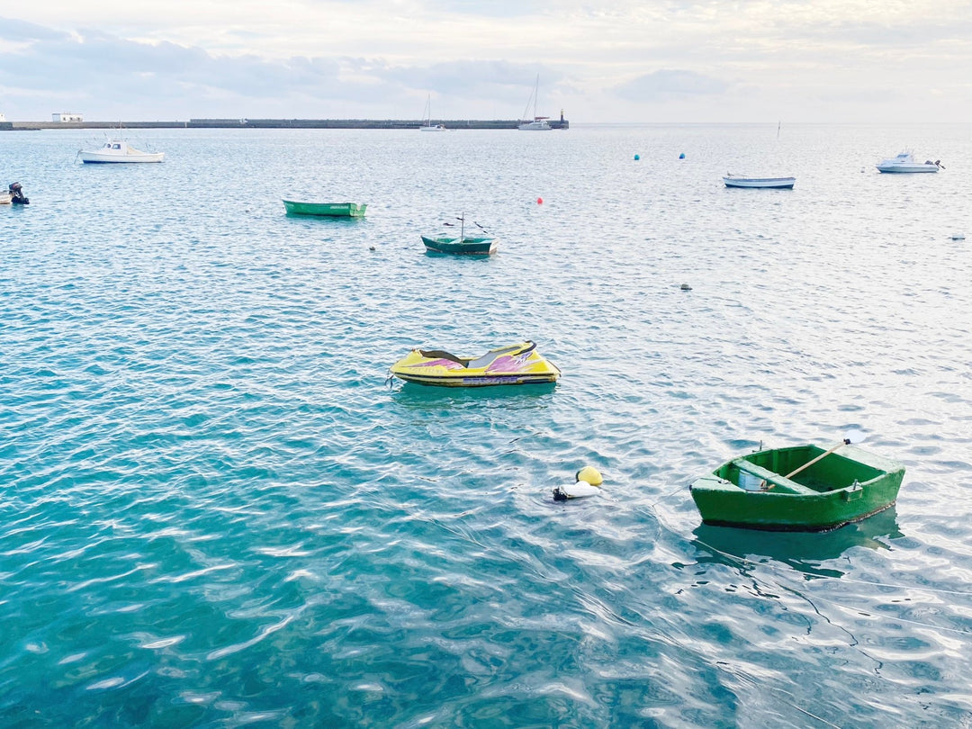 Huggies mit grünen Steinen - ALICIA'S DIARY®