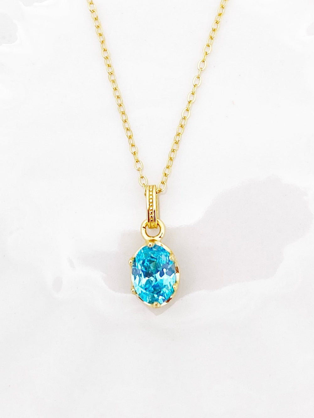 Halskette aquamarinblauer Anhänger - ALICIA'S DIARY