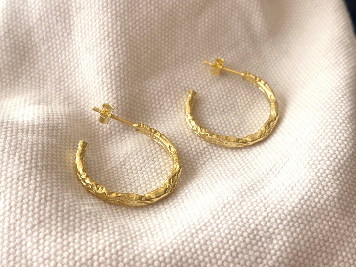 Rough Hammered Creolen - ALICIA'S DIARY®