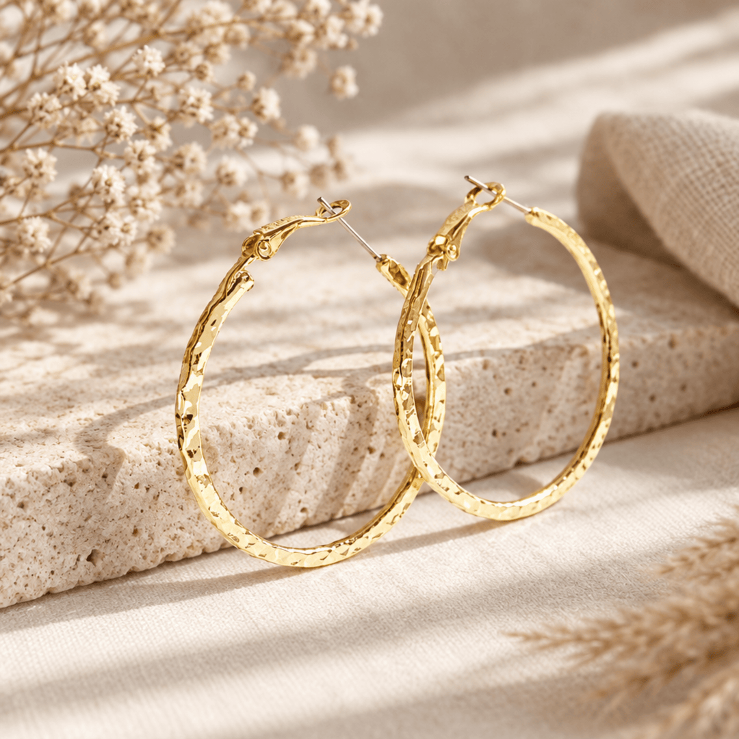 Gehämmerte Hammerschlag Creolen gold, Aesthetic Schmuck für junge Frauen, Clean Girl