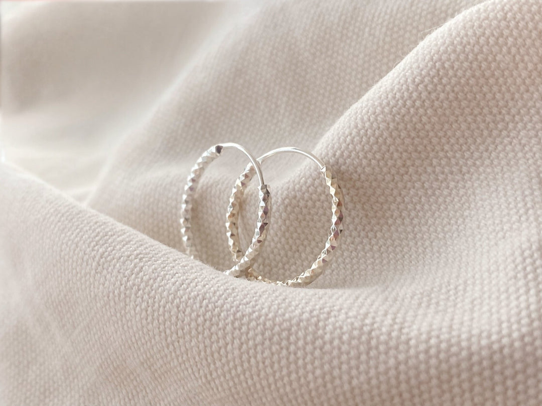 Diamond Cut Creolen - ALICIA'S DIARY®