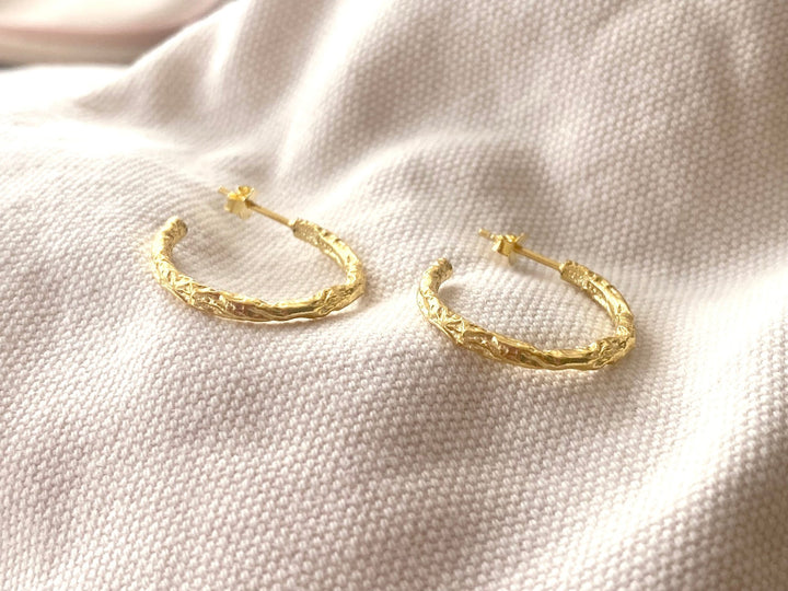 Rough Hammered Creolen - ALICIA'S DIARY®