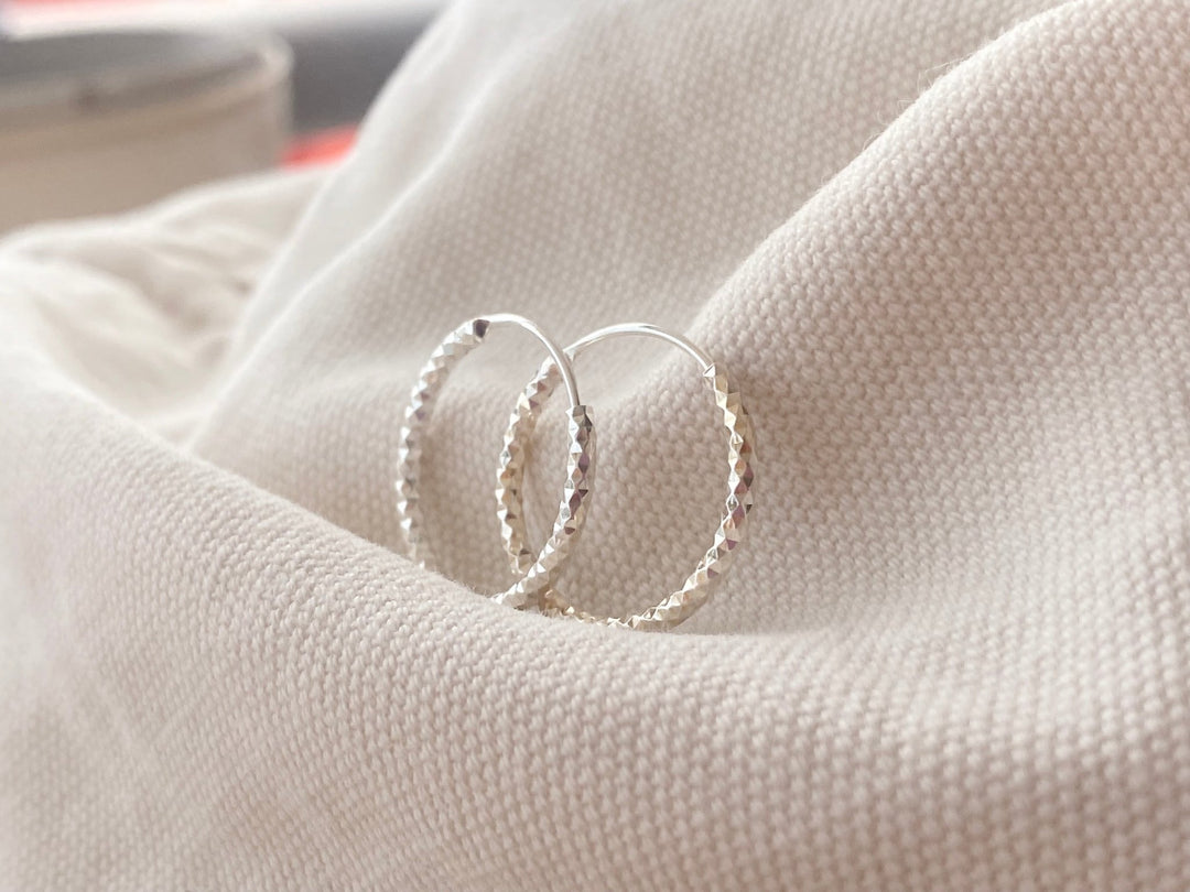 Diamond Cut Creolen - ALICIA'S DIARY®