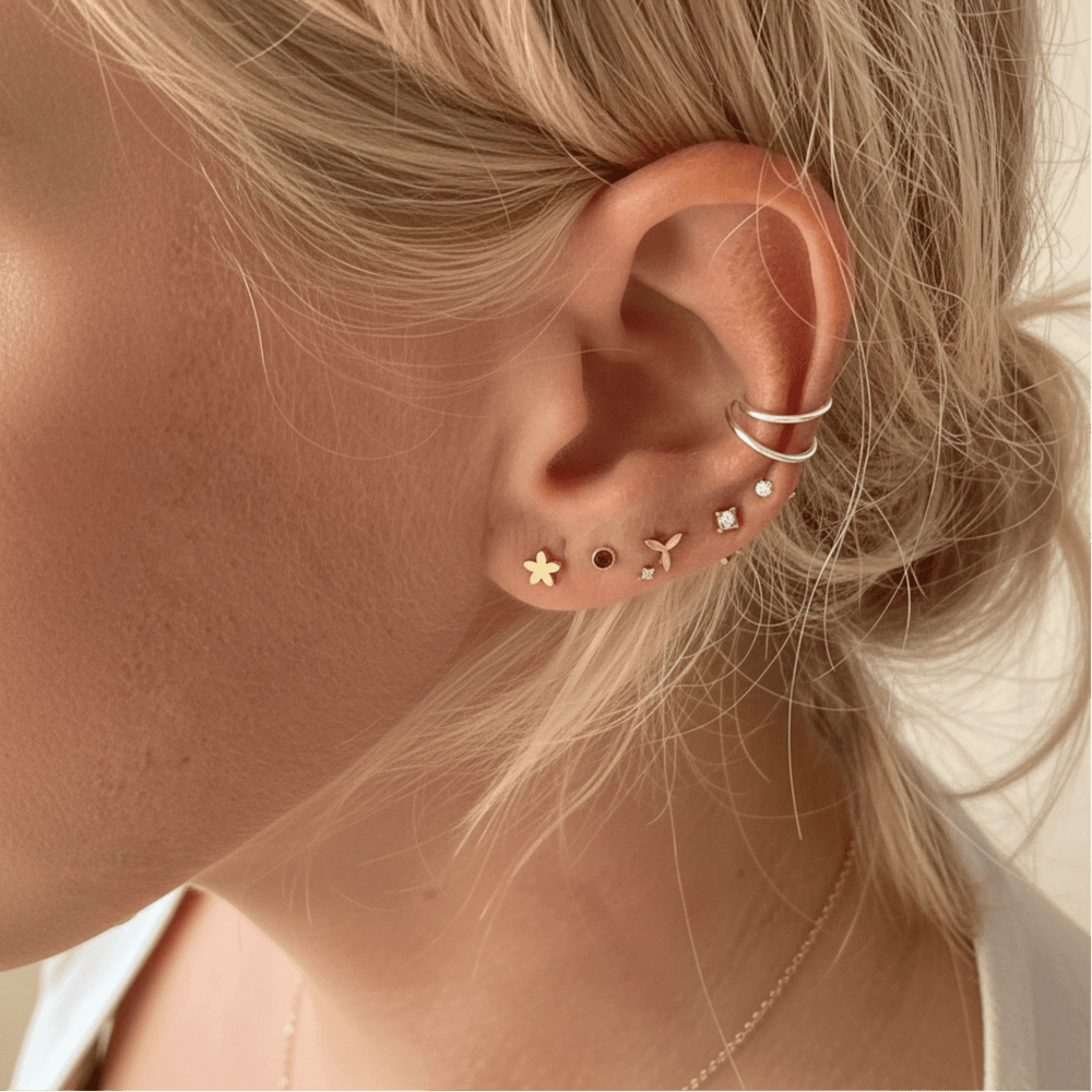 Dezente Ohrmanschette aus reinem Silber mit gehämmerter Oberfläche, silberner Ohr Cuff für das obere Ohr ohne Piercing