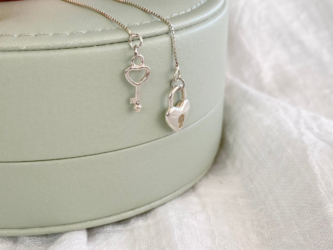 Schloss & Schlüssel Fädelohrringe - ALICIA'S DIARY®