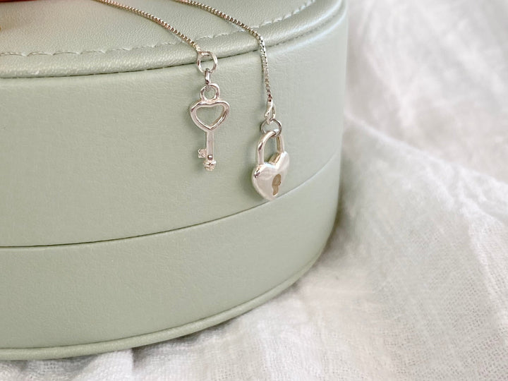 Schloss & Schlüssel Fädelohrringe - ALICIA'S DIARY®