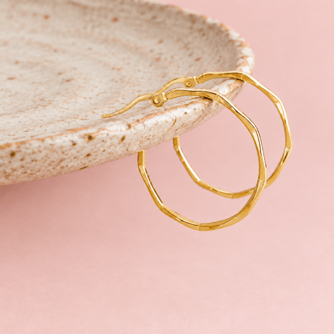 Wasserfeste Gold Hoop Ohrringe mit Struktur, Gold Hoop Ohrringe, Creolen 30mm Durchmesser, vergoldete Ohrringe Silber 925