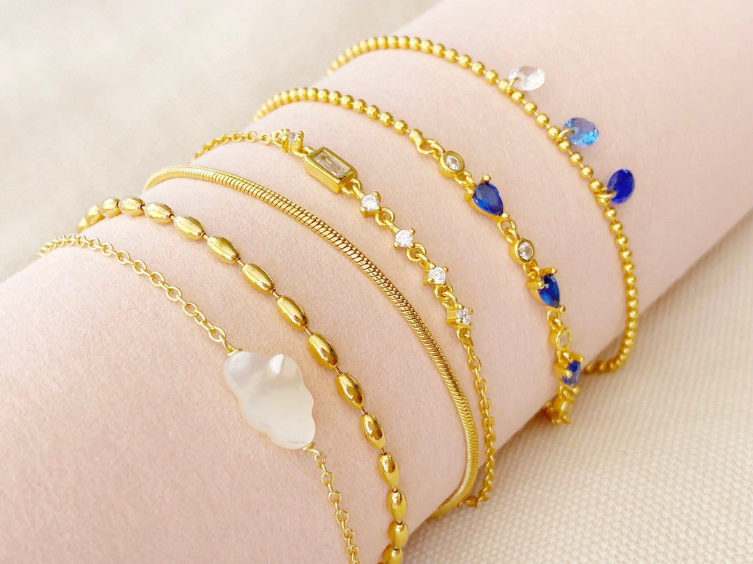 Wie kombiniere ich meine Armbänder im Stacking, moderner Sommerschmuck, coole Armbänder von der Schmuckmarke Alicia's Diary