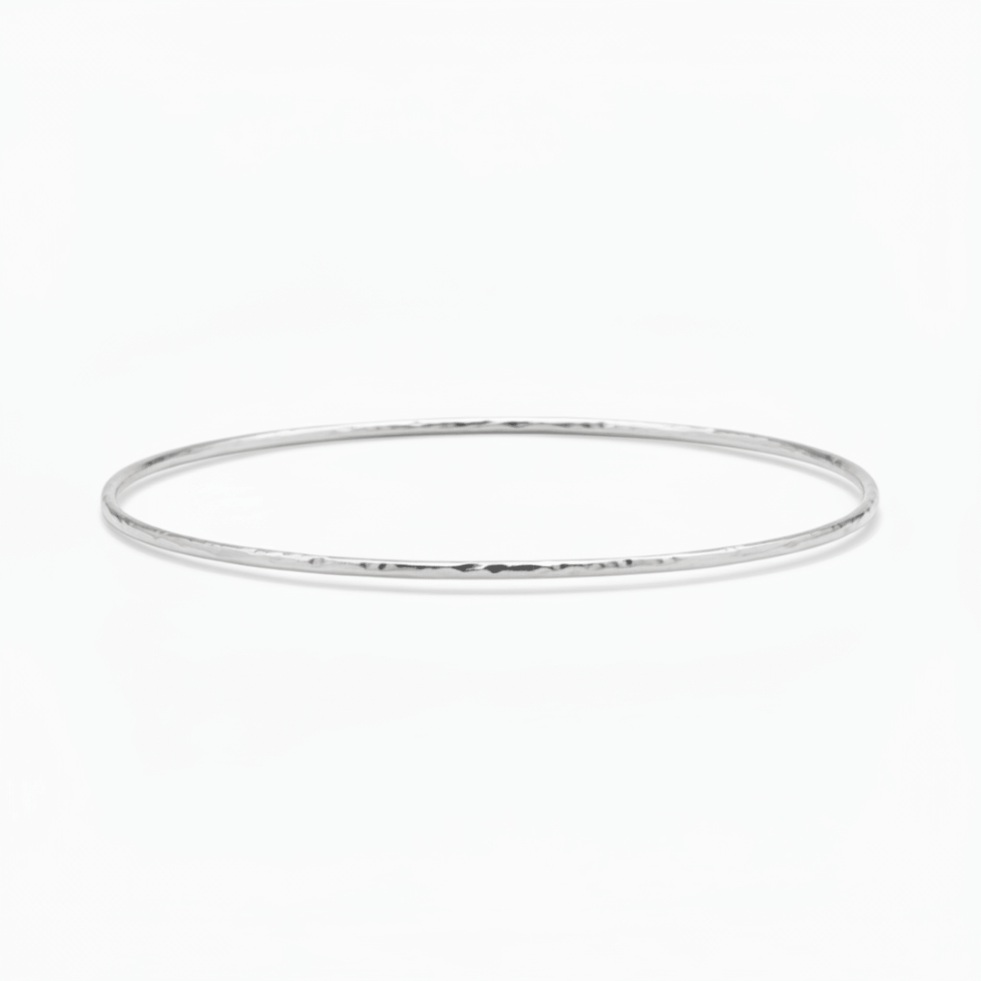 Gehämmerter Schmuck, Armreif 925 Silber, dünner silberner Armreif mit Struktur als perfektes Geschenk für junge Frauen