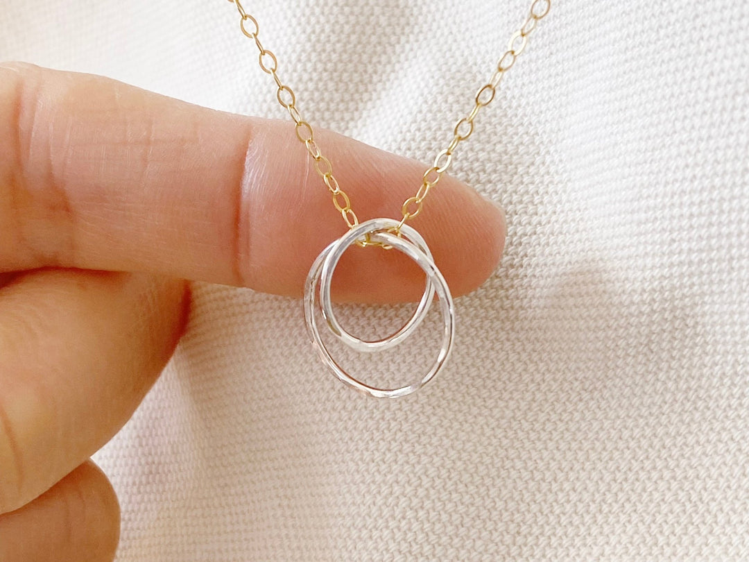 Schmuck mit Bedeutung, Botschaft, Goldfill Halskette mit Echtsilber Ringen von Alicia's Diary