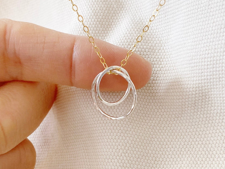 Schmuck mit Bedeutung, Botschaft, Goldfill Halskette mit Echtsilber Ringen von Alicia's Diary