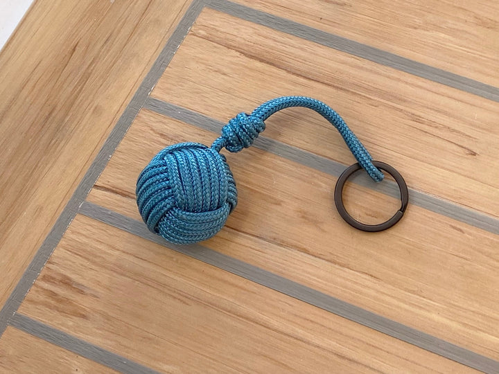 Llavero en azul marino - ALICIA&