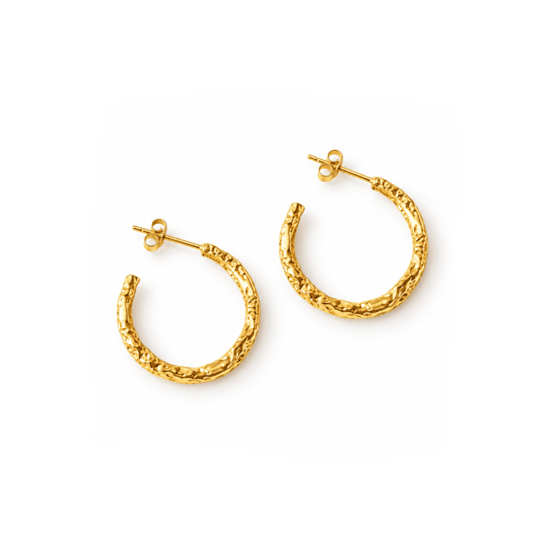 Wasserfeste Gold Ohrringe in organischer Form, gehämmerte Creolen gold, Creolen mit Ohrstecker, Damen Creolen Gold Boho Style