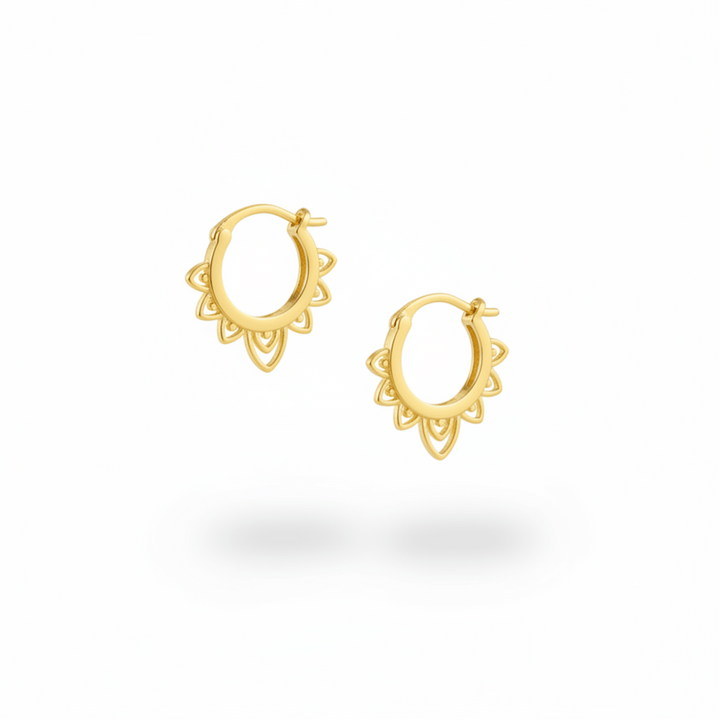 Goldene Boho Creolen mit Strahlen aus 925 Silber, hautfreundlich und wasserfest, hochwertiger Modeschmuck für junge Frauen