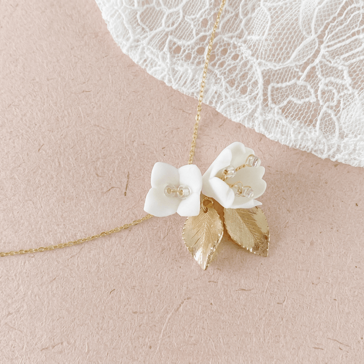 Goldener Braut Halsschmuck | AURELIE-Aurelie-blumen-blüten