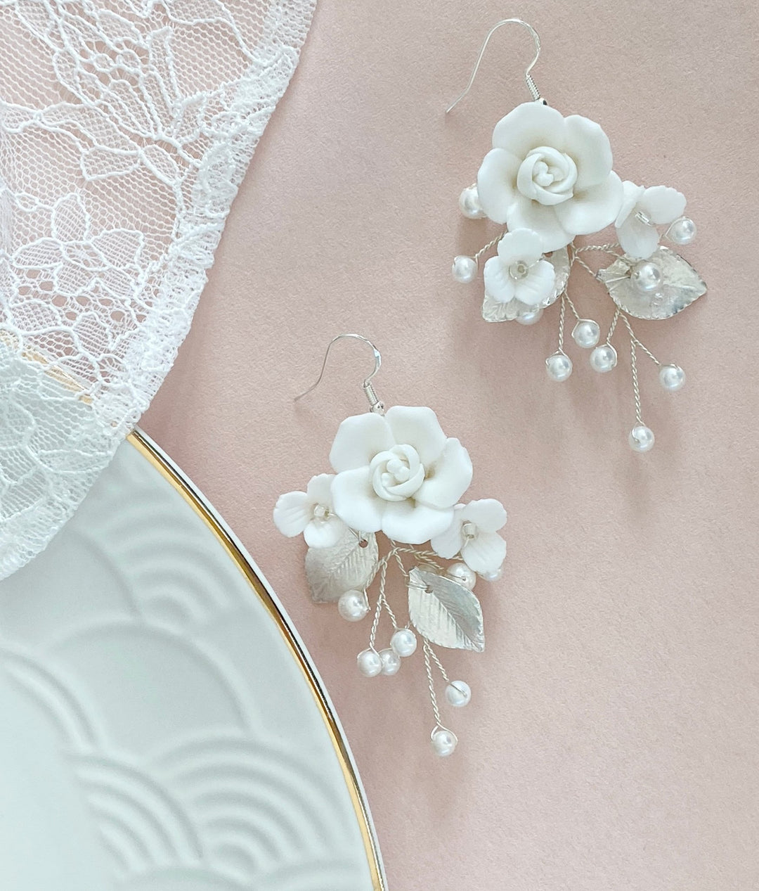 Blütenweiße Hochzeitsohrringe Rosalie - ALICIA'S DIARY
