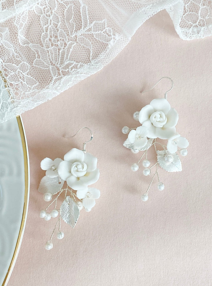 Blütenweiße Hochzeitsohrringe Rosalie - ALICIA'S DIARY