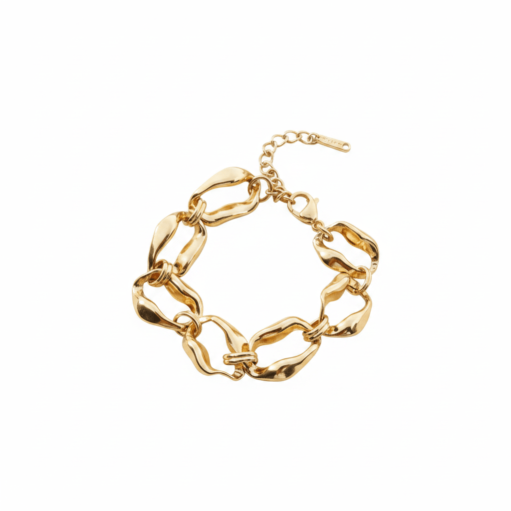 Goldenes Armband im Chunky Style, Schmuck Inspo für Beach Girl Outfits, wasserfestes Edelstahl Bracelet