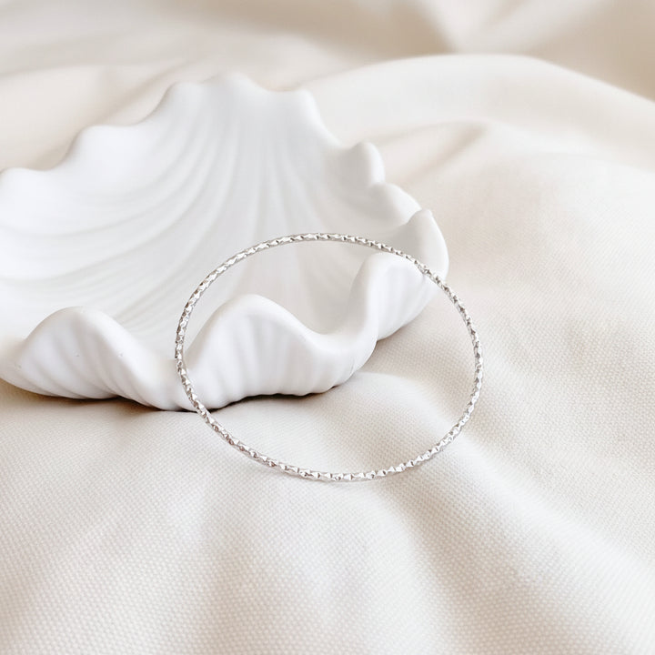 Silver bracelet made of surgical stainless steel, modern jewelry for young women, ladies, waterproof bangle, scratch-resistant