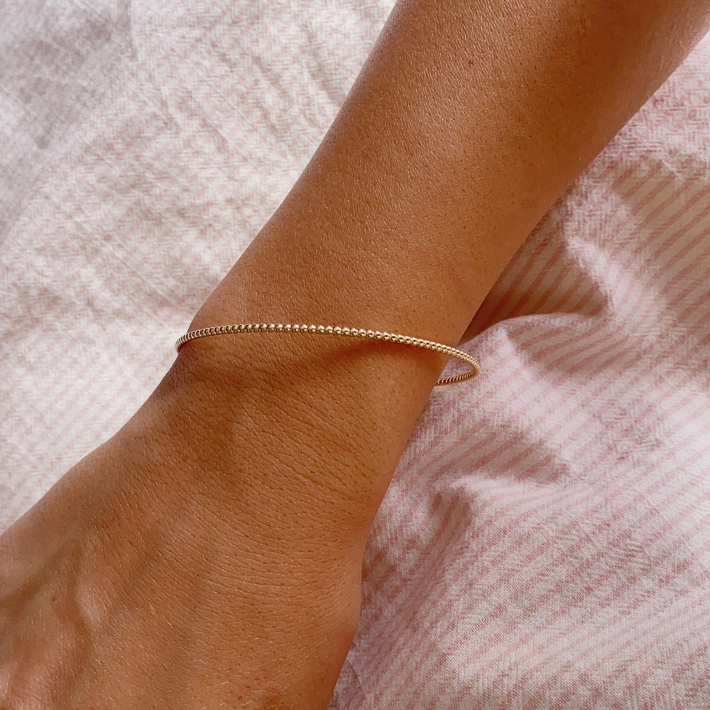 Gold bangle in pearl necklace style - Alicia's Diary®