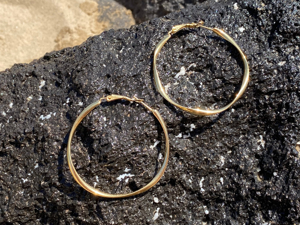 Gedrehte Creolen aus wasserfestem vergoldetem Edelstahl - ALICIA'S DIARY®