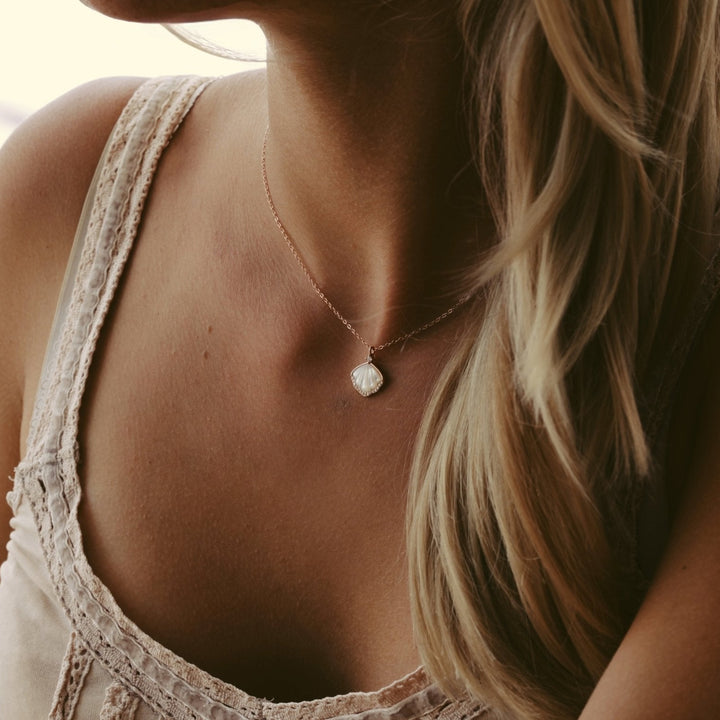 Rose Gold Plated Shell Locket Necklace - Alicia&