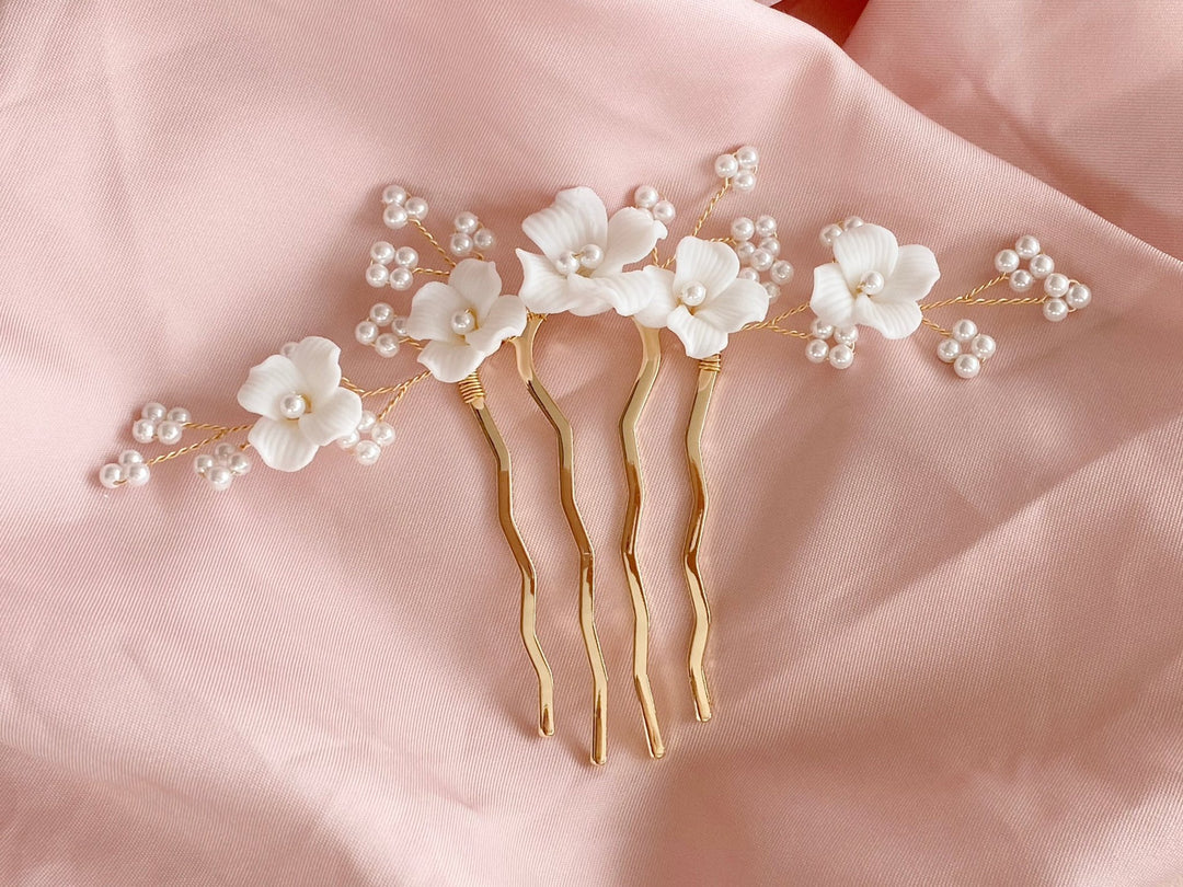 Schneller Versand von Brautkamm mit Blumen und Perlen aus Brautshop Alicia's Diary