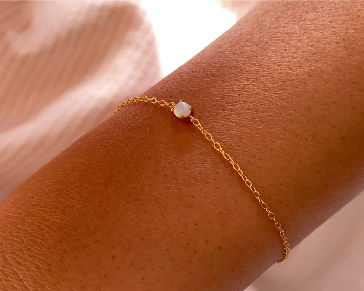 Filigranes Armband mit kleinem Stein, hypoallergenes Gold Armband mit Opal Stein, 925 Silber Armband gold